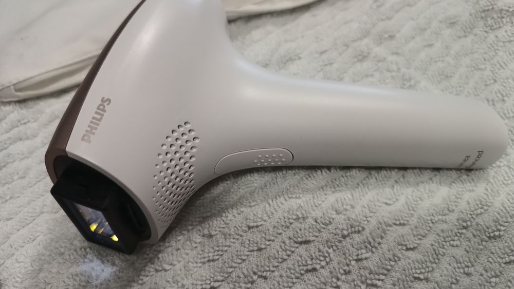 Фотоепилатор PHILIPS LUMEA BRI921/00