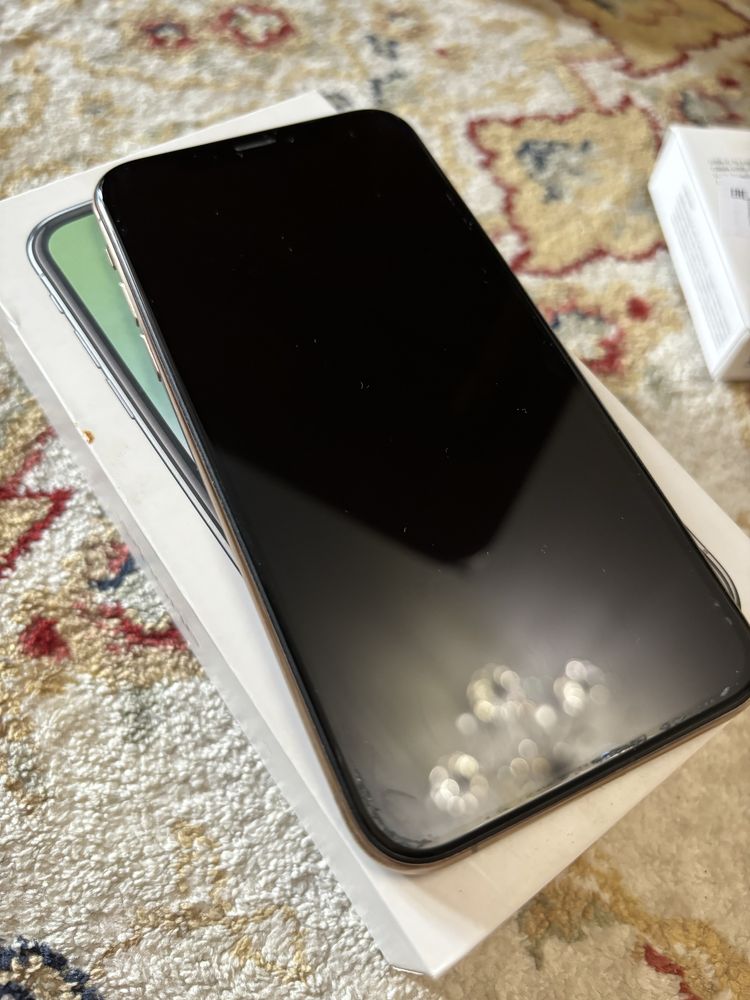 Продается iPhone XS