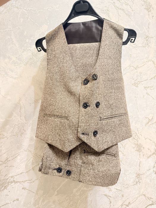 Костюм для мальчиков на 4-5 лет