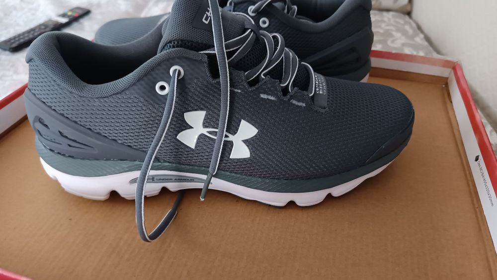 Încălțăminte sport Under Armour