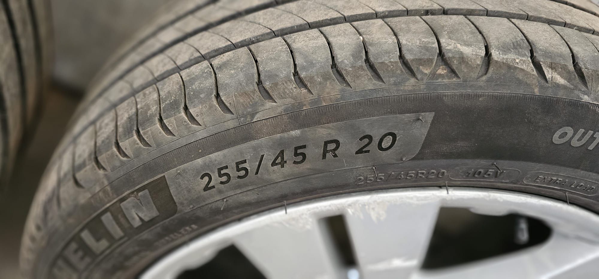 Jante cu cauciucuri 255x45 R20 Mercedes ML