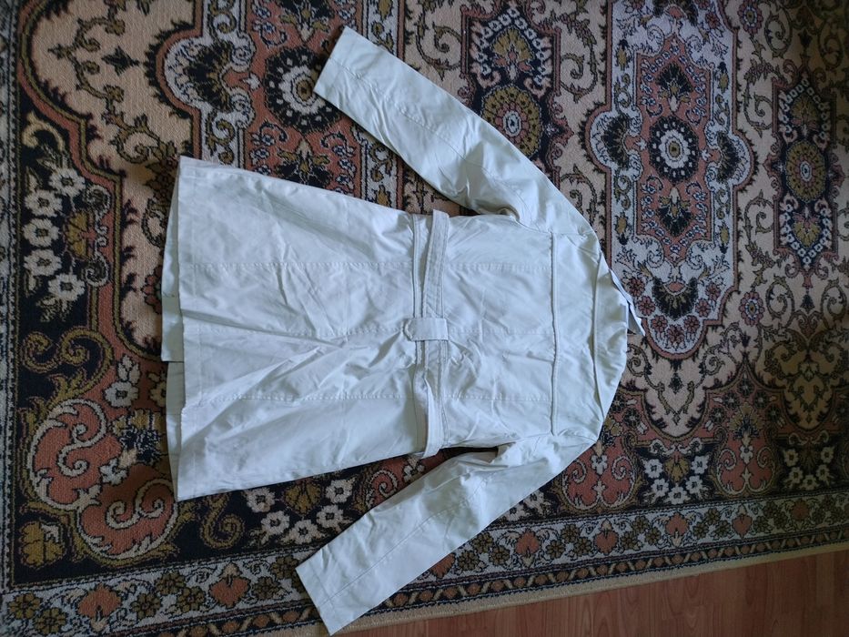 M. Nou. Trench (geacă)