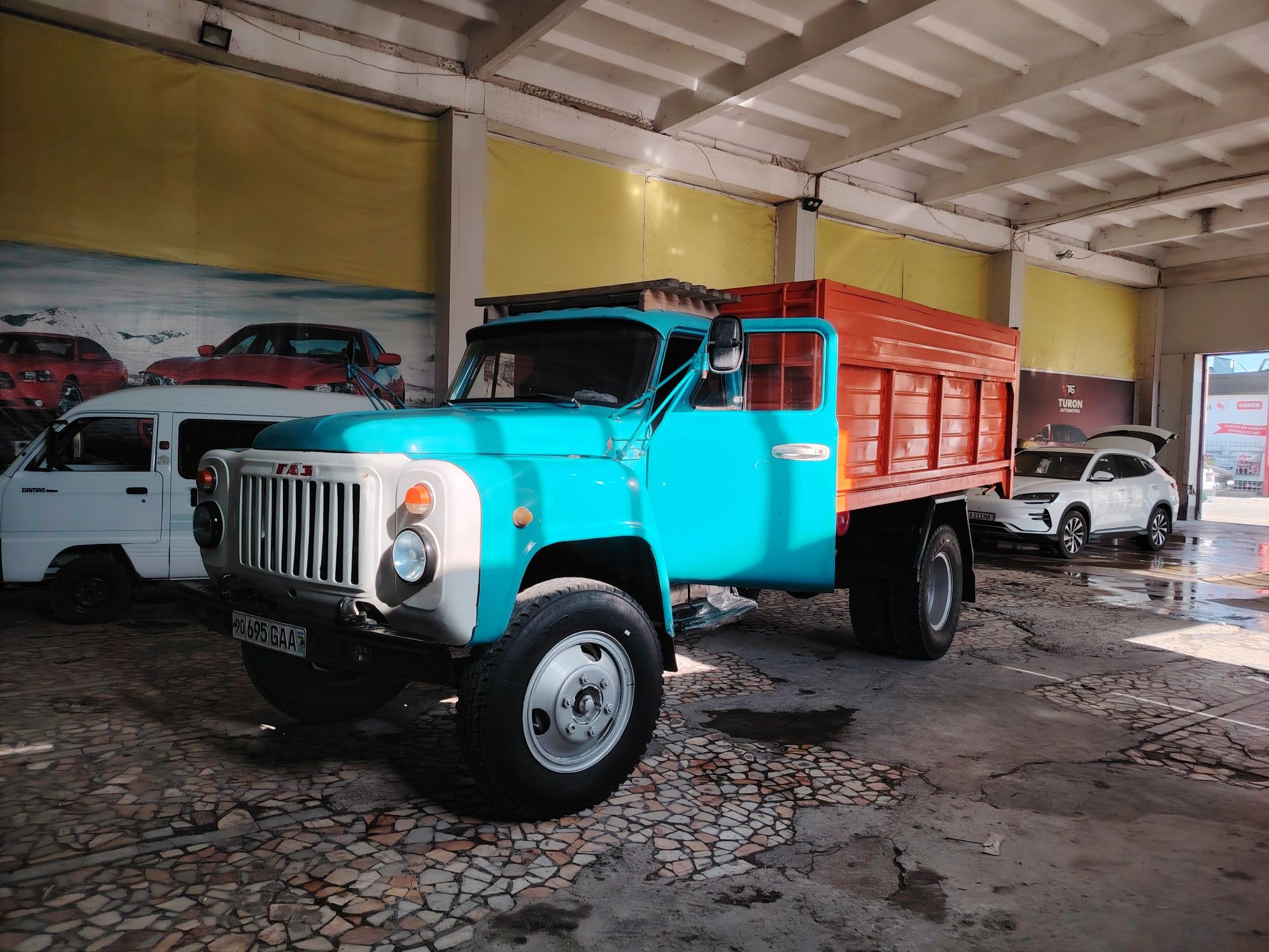 Gaz 53 xolati a'lo ishga tayyor mtz mator