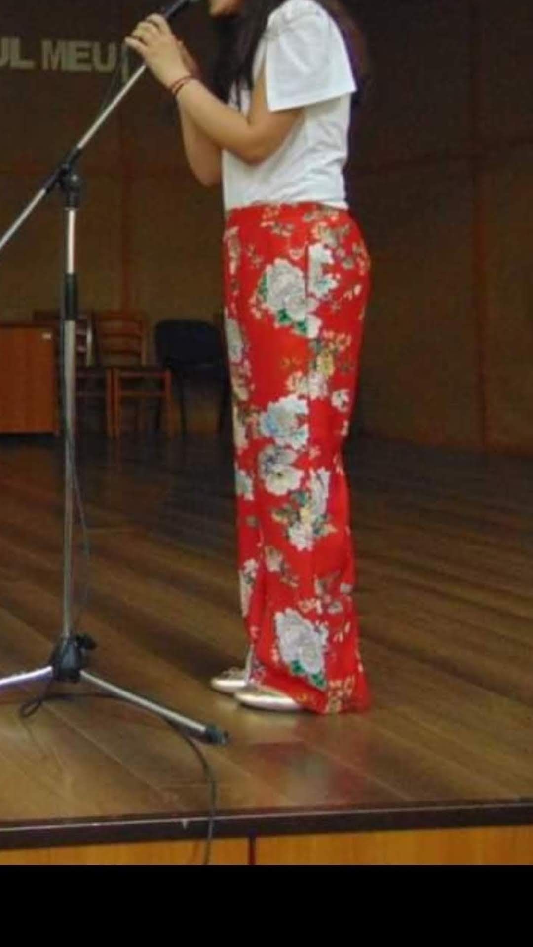 Pantaloni cu imprimeu floral