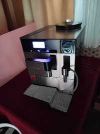 Espressor automat SIEMENS EQ8 seria 300, cafea boabe si macinata