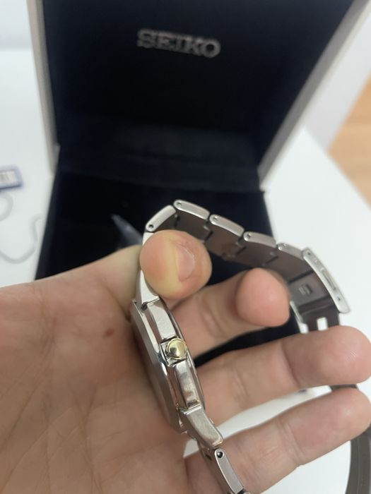 Vând Seiko Titanium SGG735P1