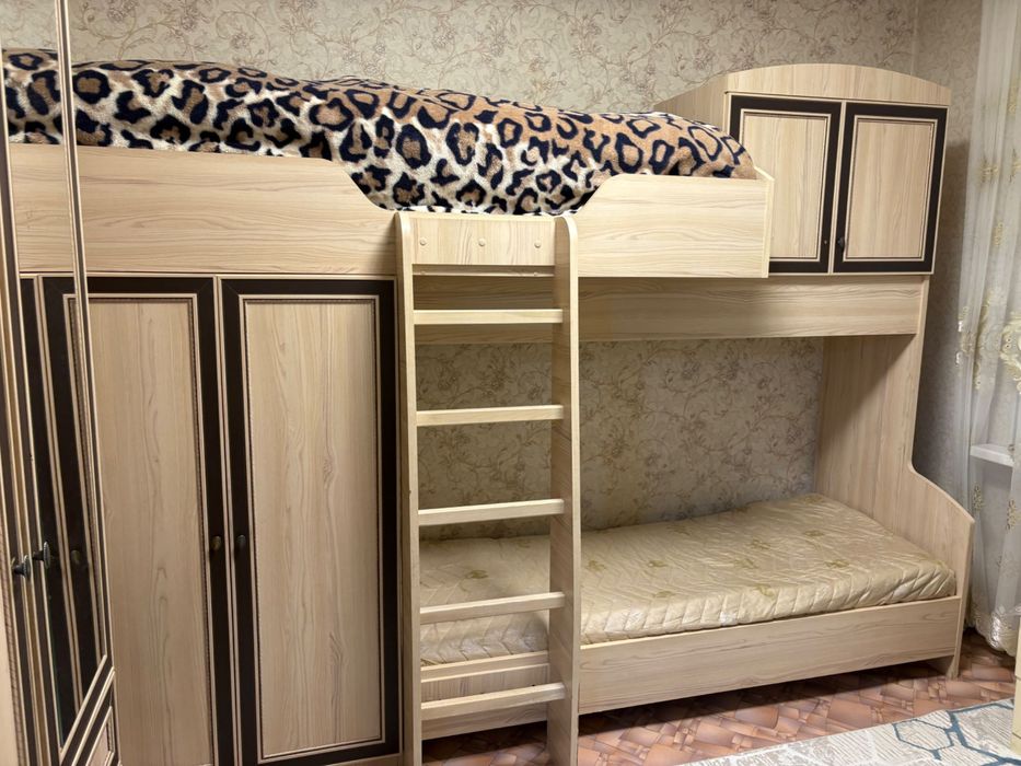 Детская  кровать со шкафом