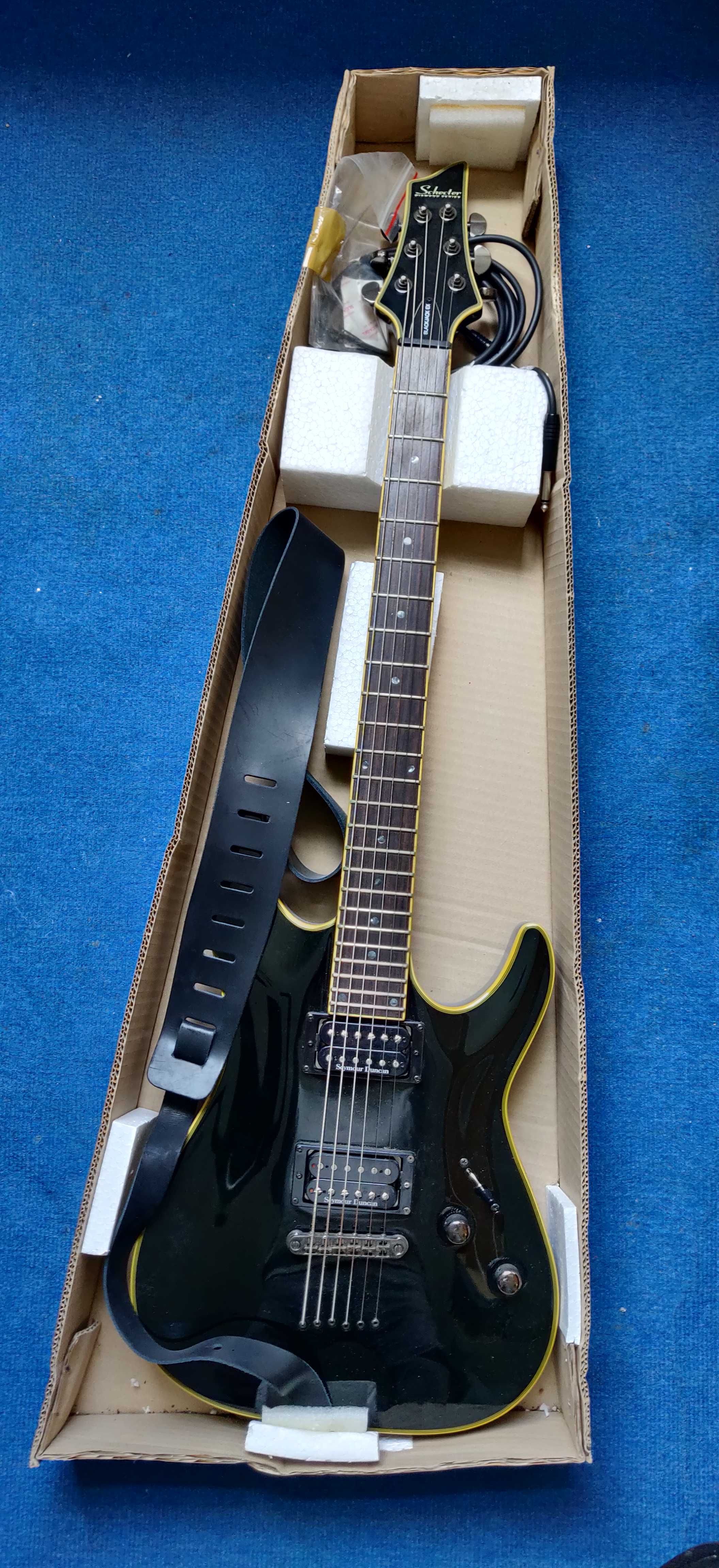Vând chitară electrică bariton (26.5") Schecter C-1 EX