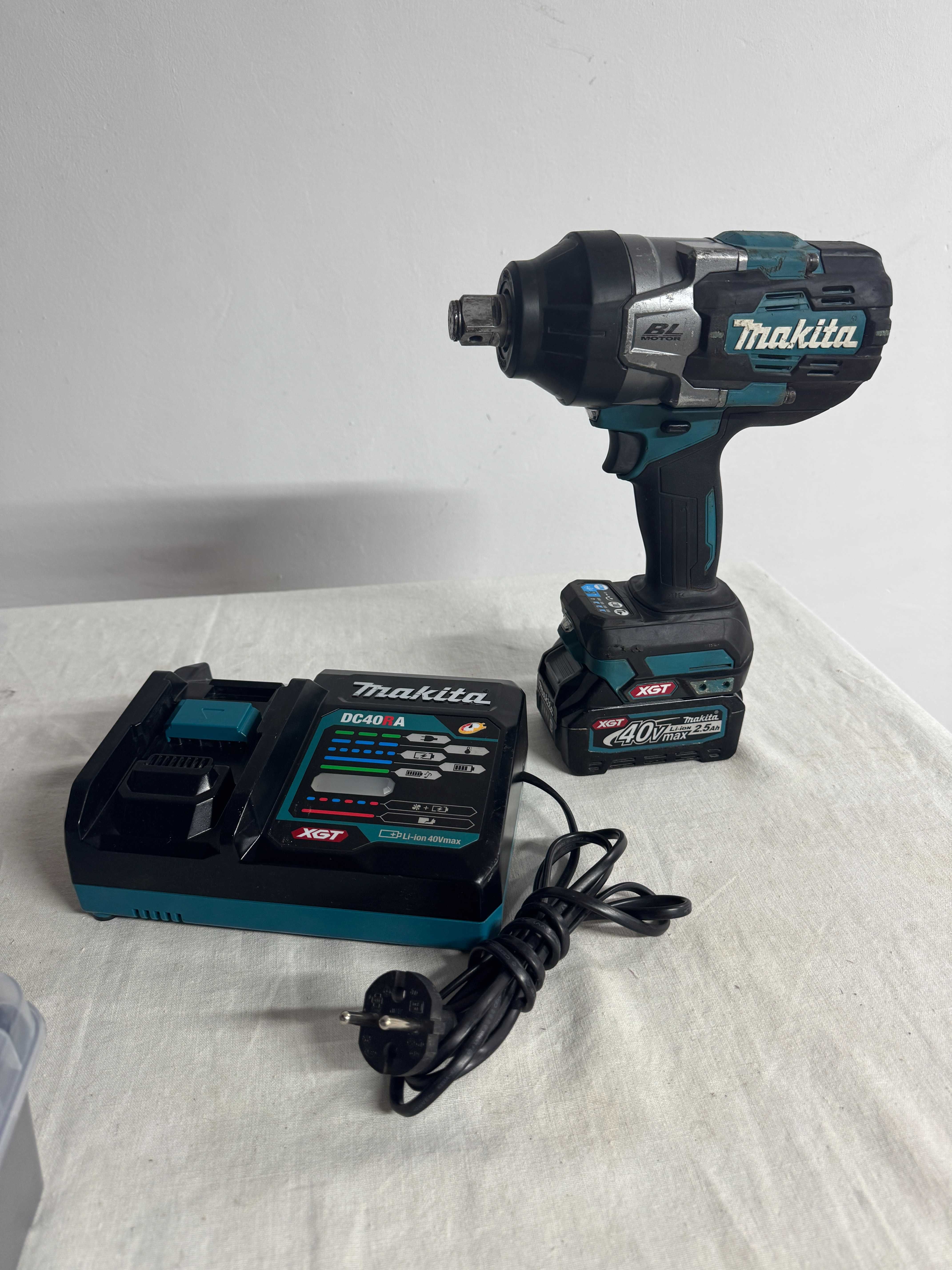 Акумулаторен ударен Гайковерт MAKITA TW001G/40V/1800Nm+батерия/зарядно