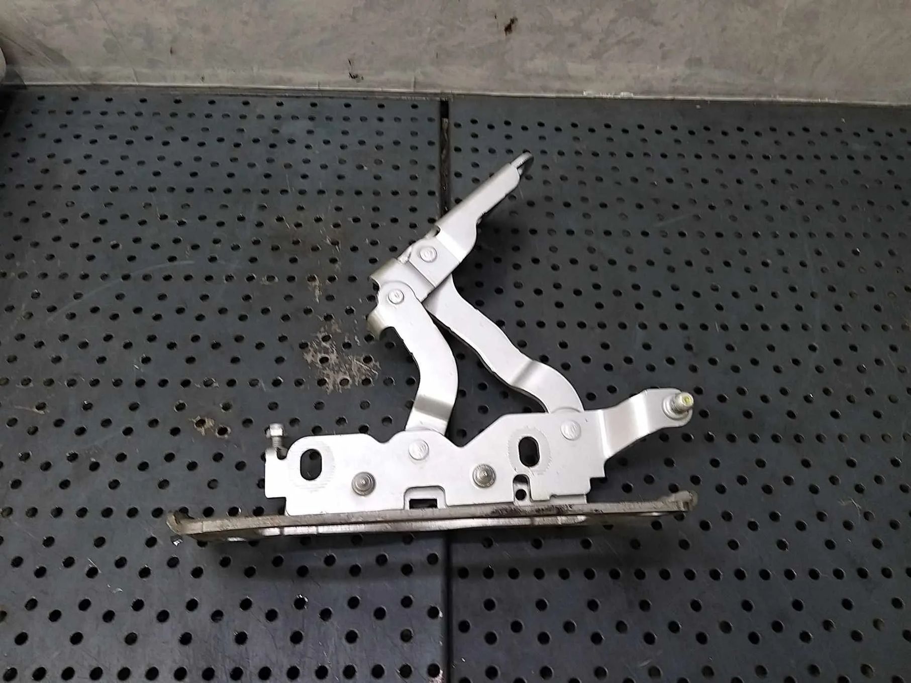 Balama capota dreapta mercedes c class w204 a2048800828004