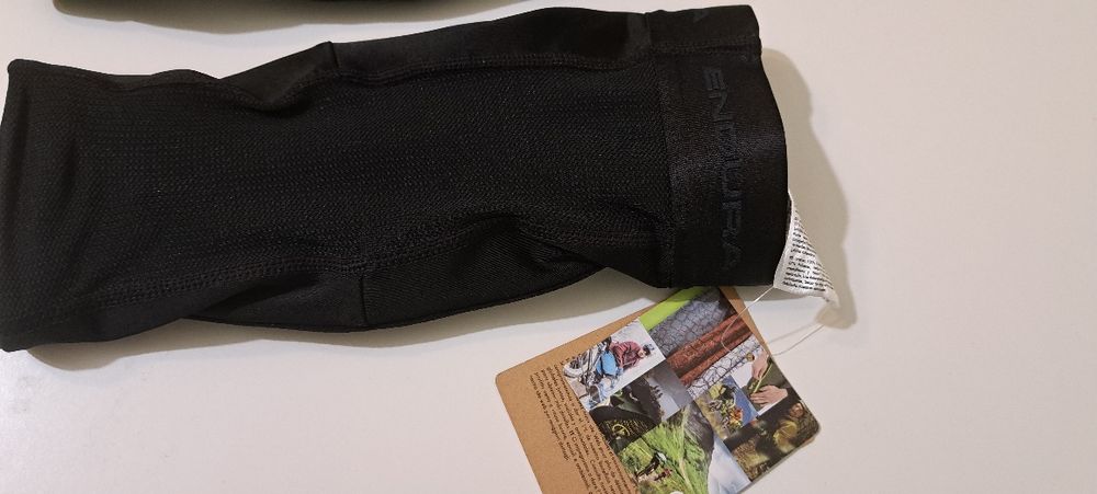 протектор за лакти Endura SingleTrack Lite Elbow Protector II
