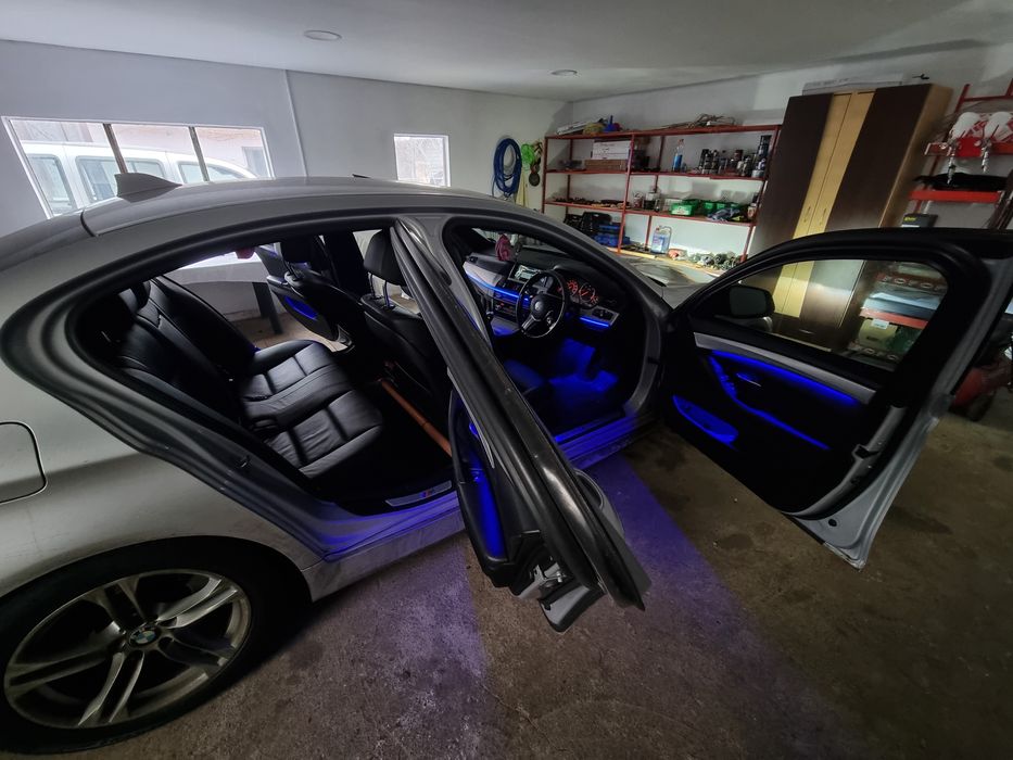 Montez lumini ambientale auto