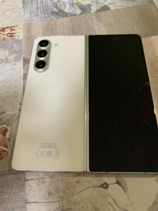 Vand sau schimb samsung fold 5 512GB