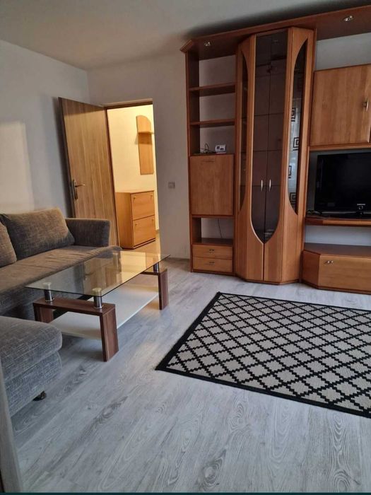 Chirie - Apartament 2 camere semidecomandat moroasa Resita