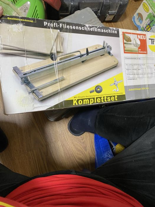 Новый комплект доя работы по кафелю