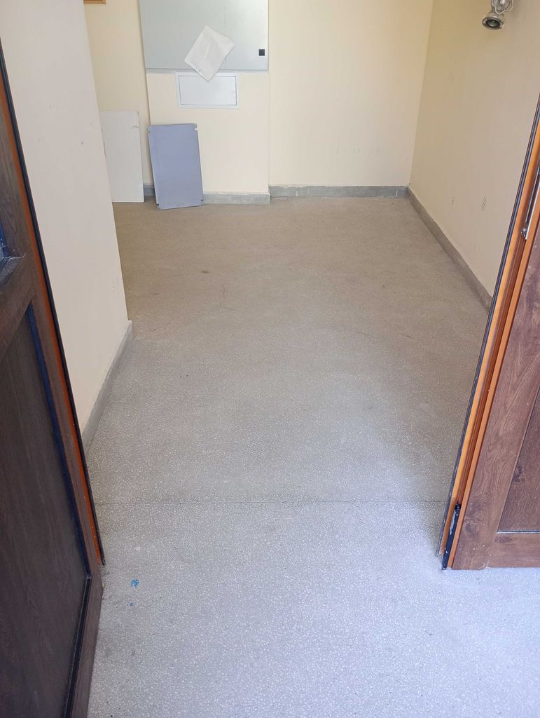 Продава се Двустаен апартамент в Пловдив, Остромила - 70 кв.м за 1013 €/кв.м - Снимка #4