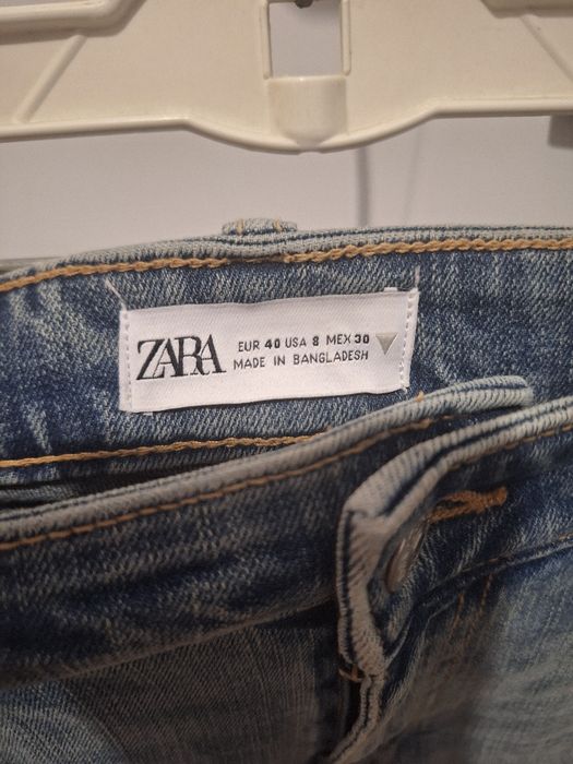 Pantaloni jeans noi Zara