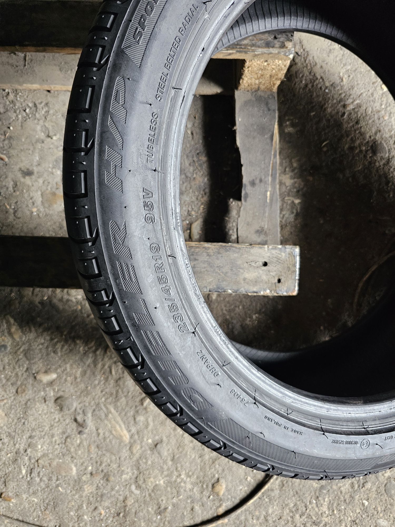 2 anvelope vara 235 45 19 Bridgestone