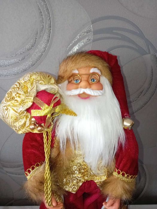 Чисто нов весел и много чаровен Дядо Коледа