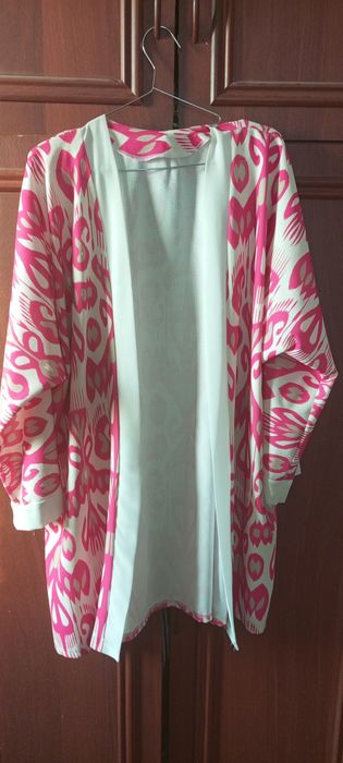 Adras choponi yuqasi rosa chiroyli hammaga tushadi standart