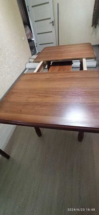Продается стол в гостиную