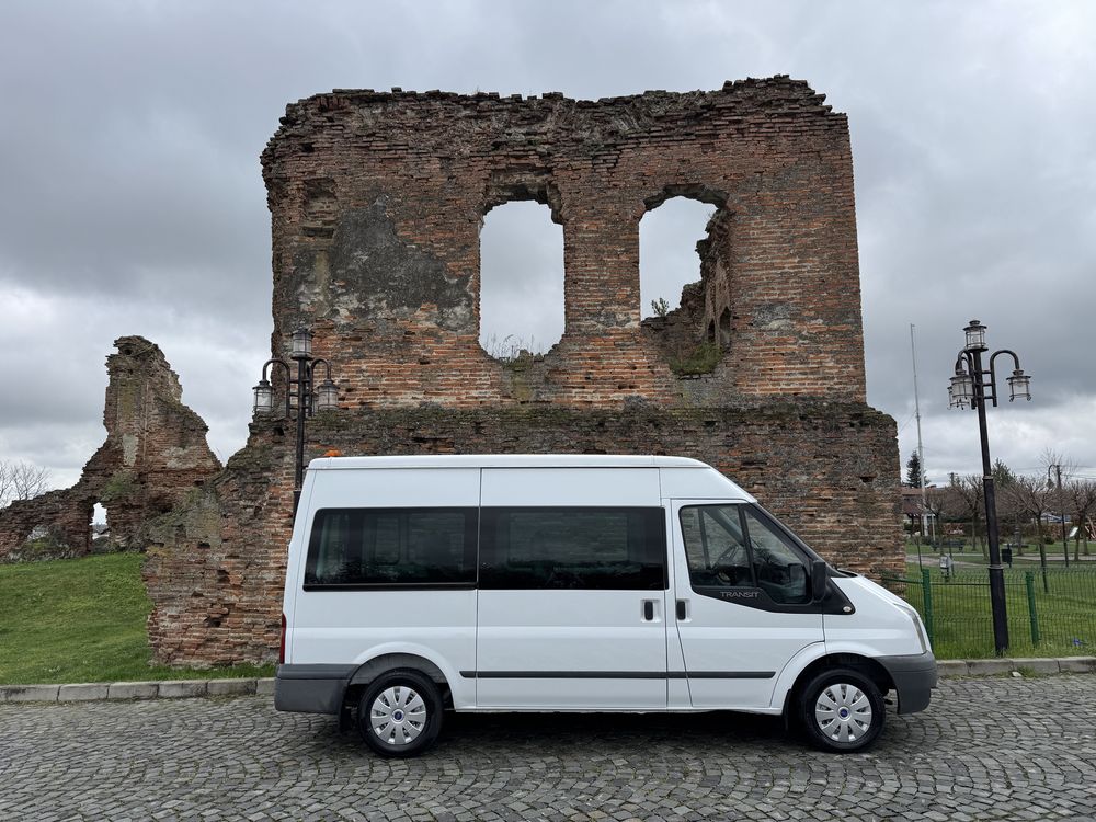 Ford Transit 8+1 locuri an 2011