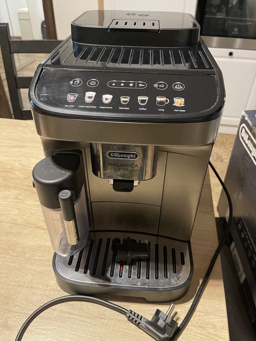 Vand espressor delonghi ecam290.81.tb