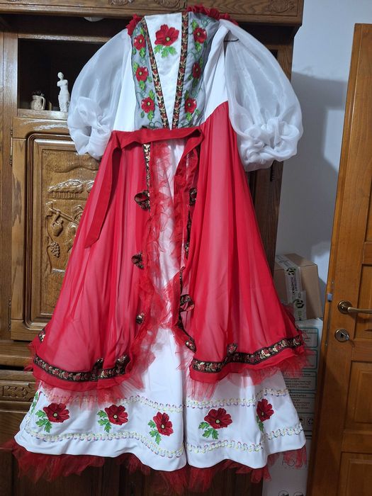 Rochie mireasa tradițională