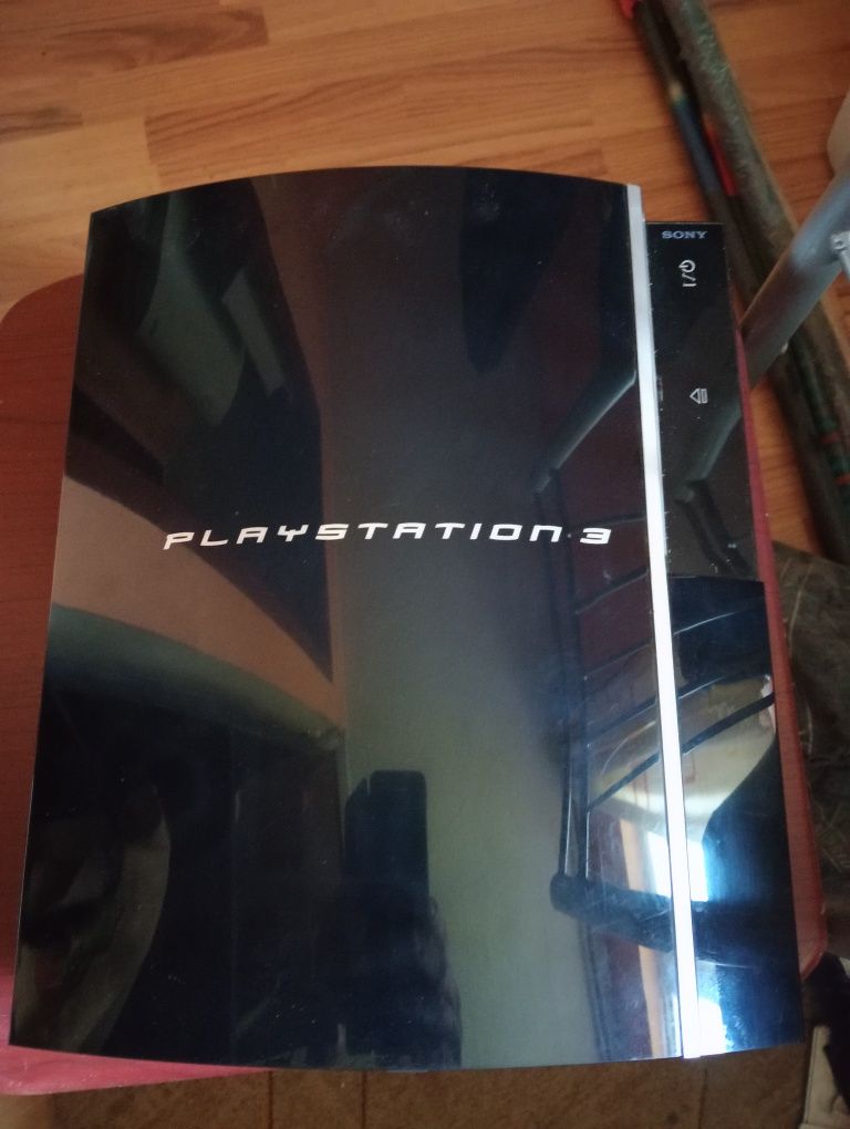 Vând Play station 3