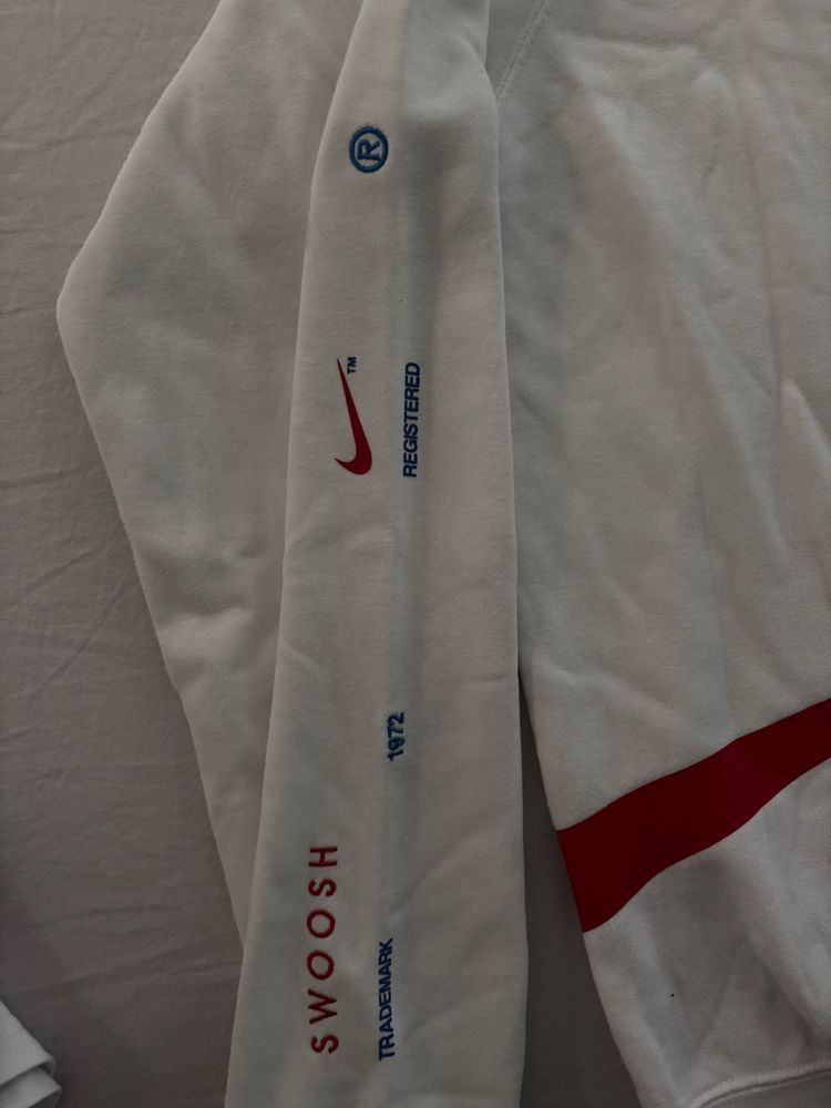 Nike Swoosh TN sweater white