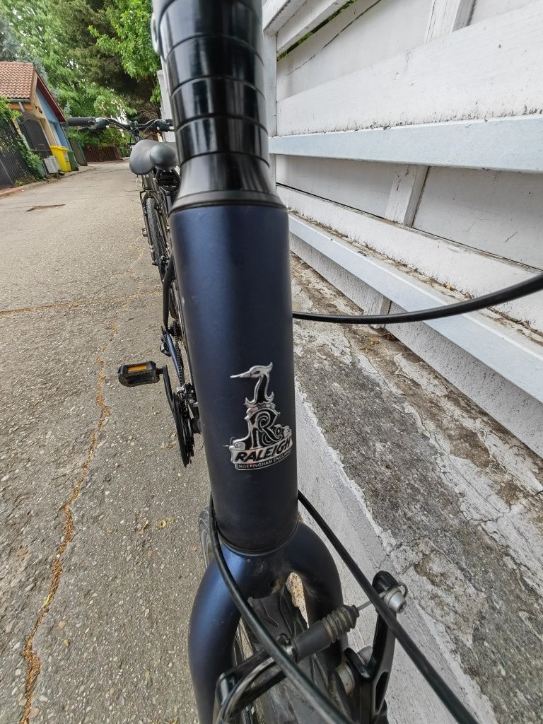 Bicicletă de oraș RALEIGH - Strada One, aluminiu, accesorii Shimano