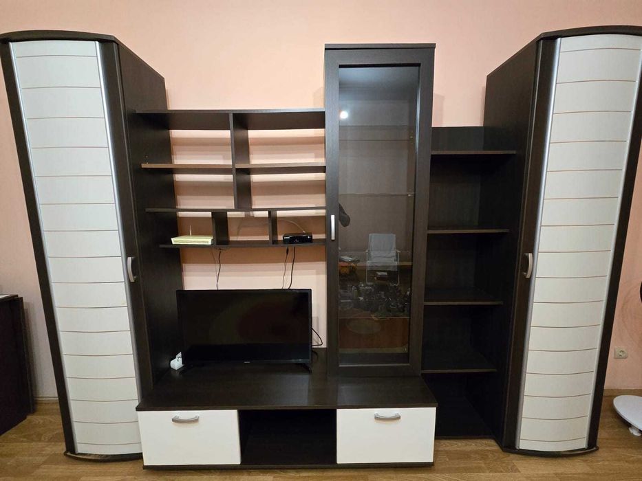 Mobila de sufragerie maro/alb