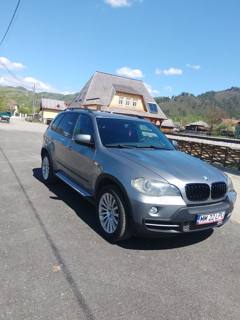 BMW x 5 se oferă certificat fiscal pe loc