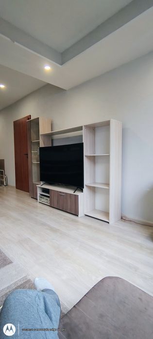 Секция В179 Ш220 Д42 см. Място за тв 120/105 см.