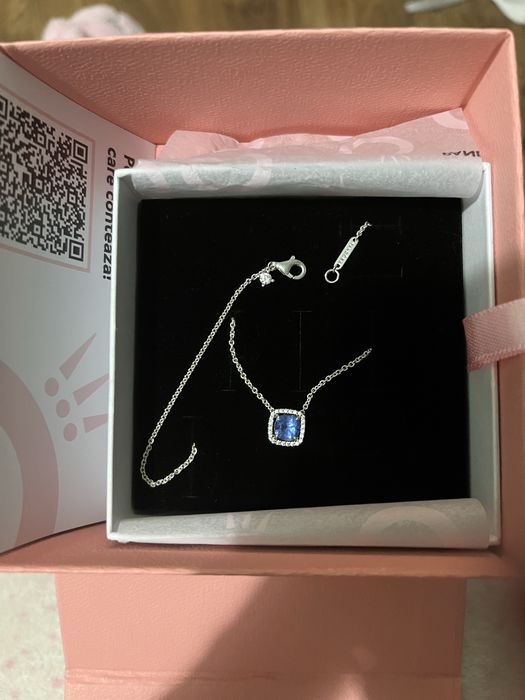 Colier Pandora original – Sparkling Square Blue Halo