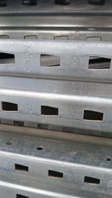 Avem rafturi metalice de vânzare