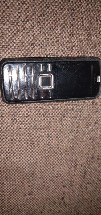 Кнопочный телефон Нокиа