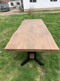 Състарена маса с метални крака