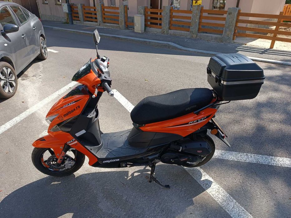 Vând Scuter 50cc Daytona Revo