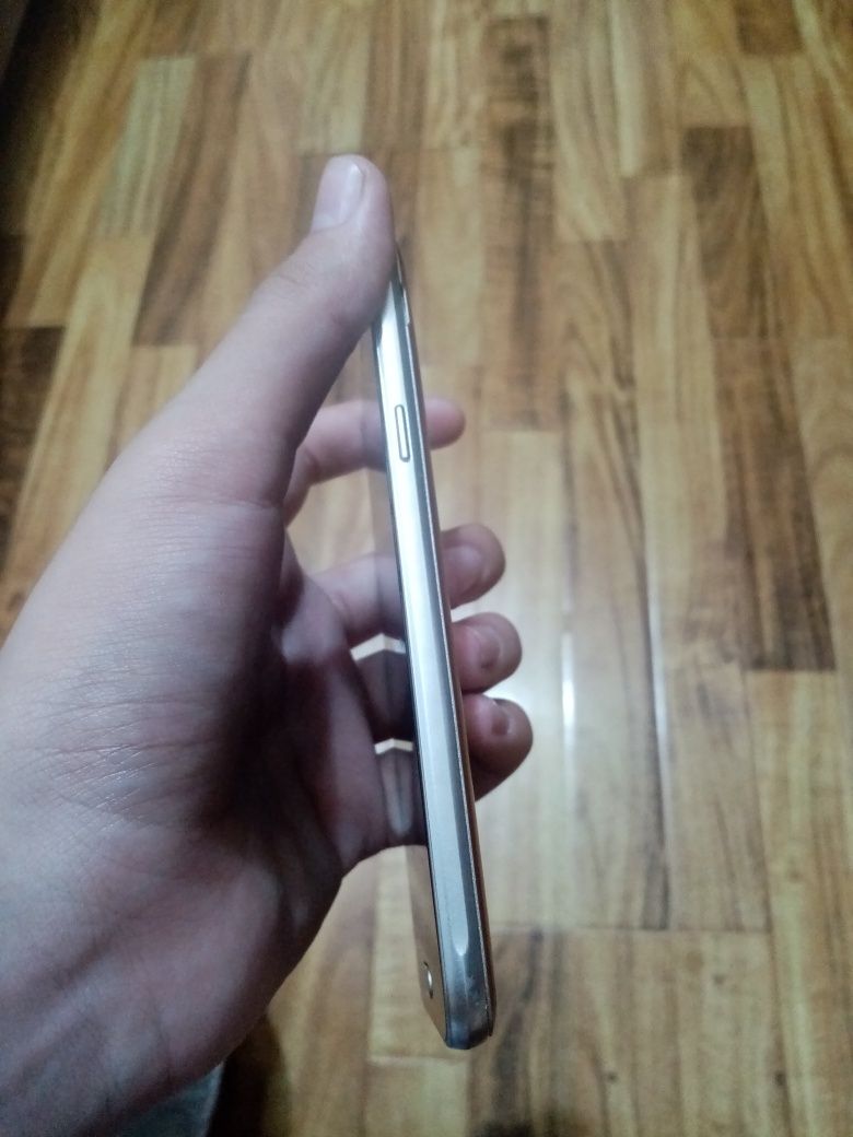 SAMSUNG Galaxy J 3