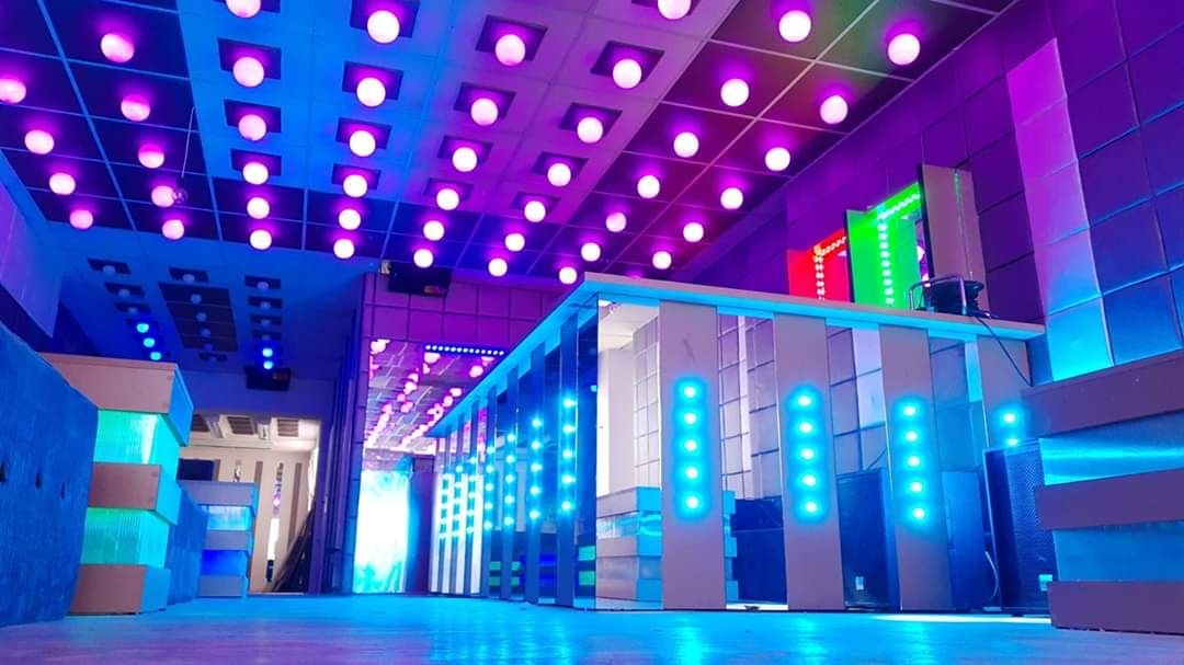 Club capele bar lumini cort drapaj sala evenimente led rgb decoratiuni