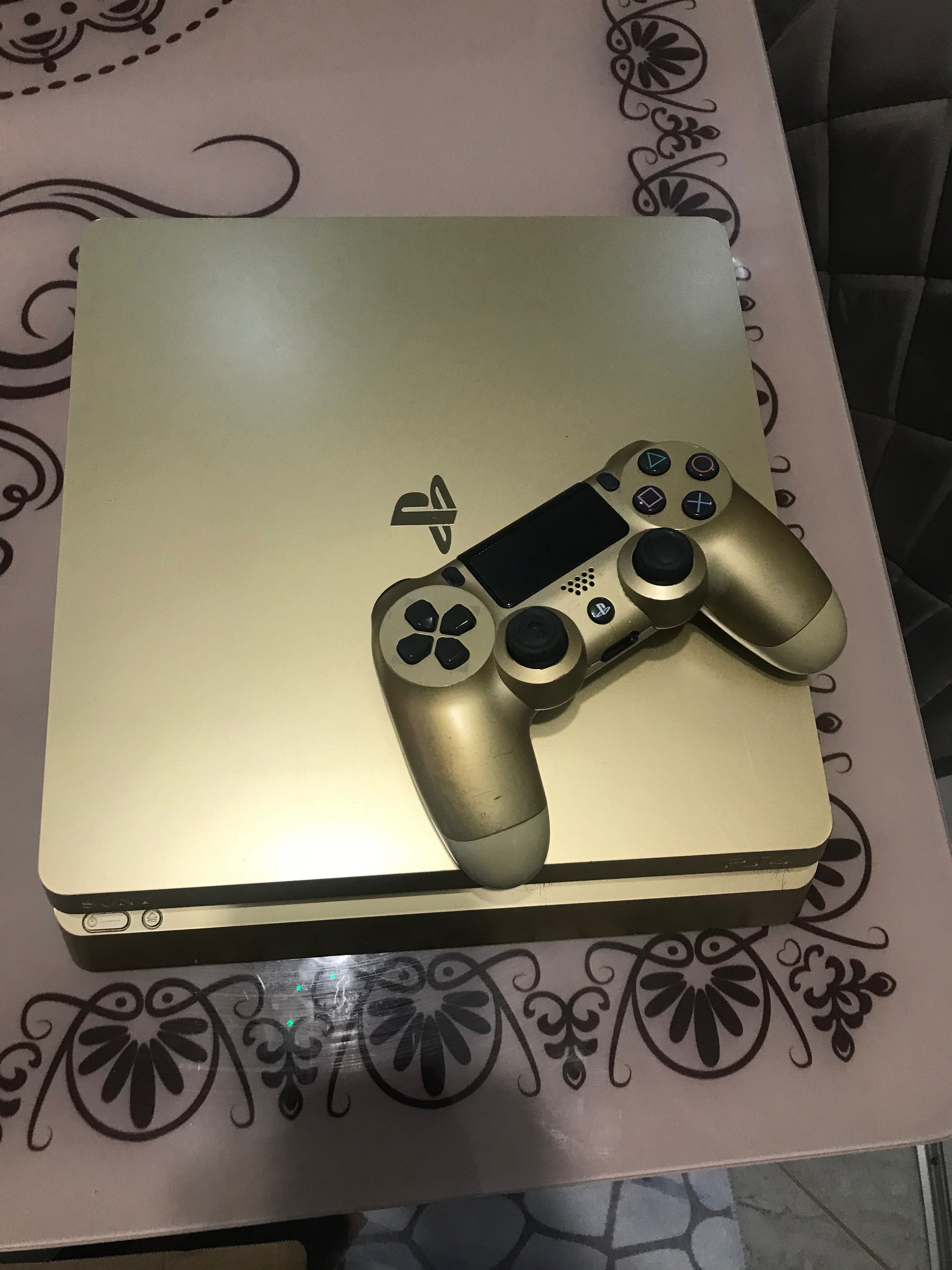 PS4 slim. 7 игри