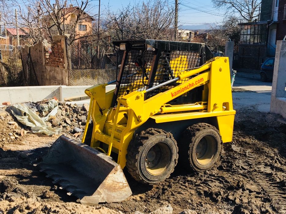 Бобкат под наем.Заравняване,вертикални планировки,обратни насипи.