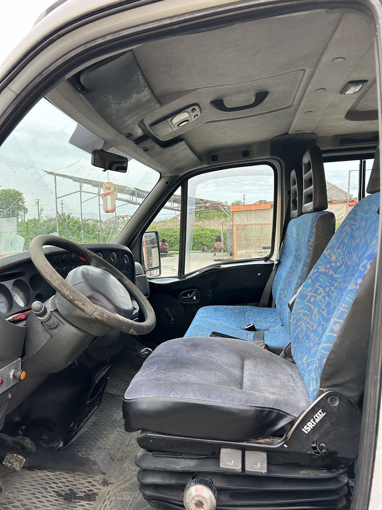 Vand sau schimb camioneta basculanila Iveco