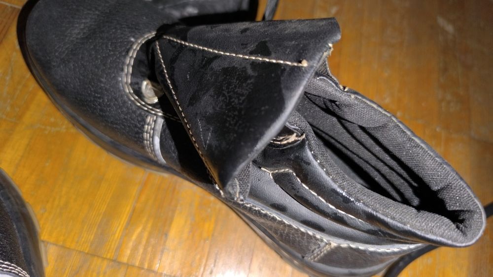 Oyoq kiyim sotiladi 39 razmer