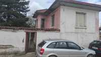 Къща с голям двор в с. Стрелци обл. Пловдив