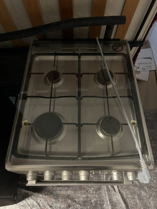 Aragaz electrolux, cuptor electric incorporat