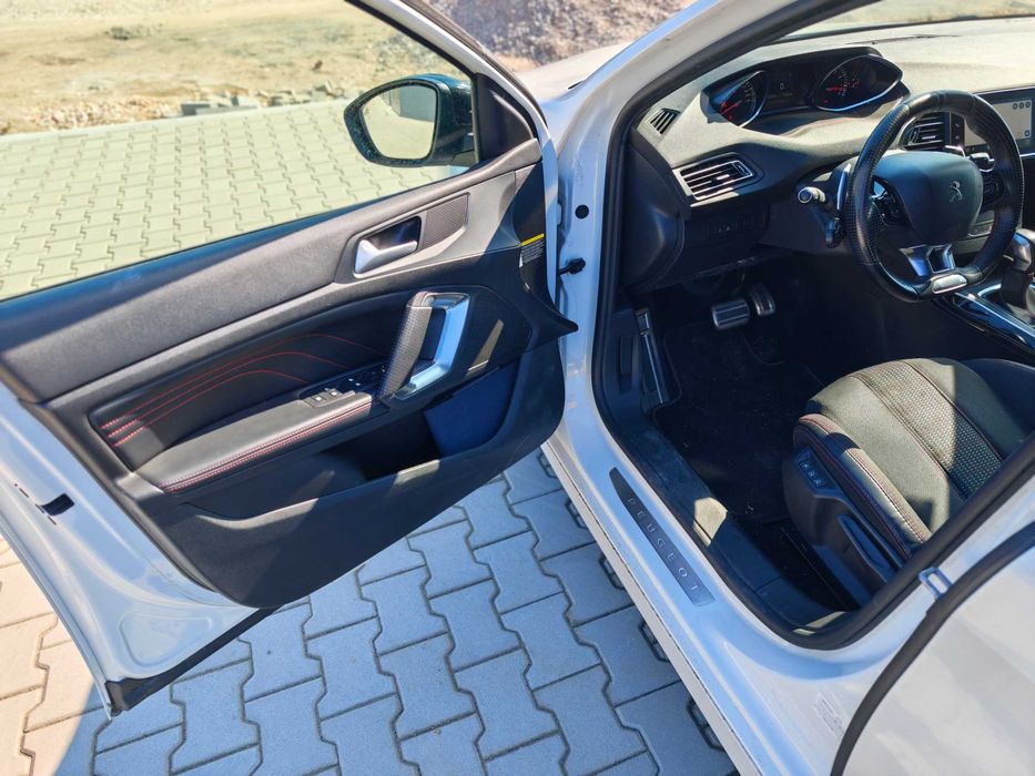 Peugeot 308 SW, 2018г. бензин 1.2, 130 к.с. GT-line, внос от Швейцария