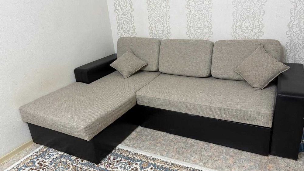 Продаю удобный диван-кровать с большим ящиком внутри