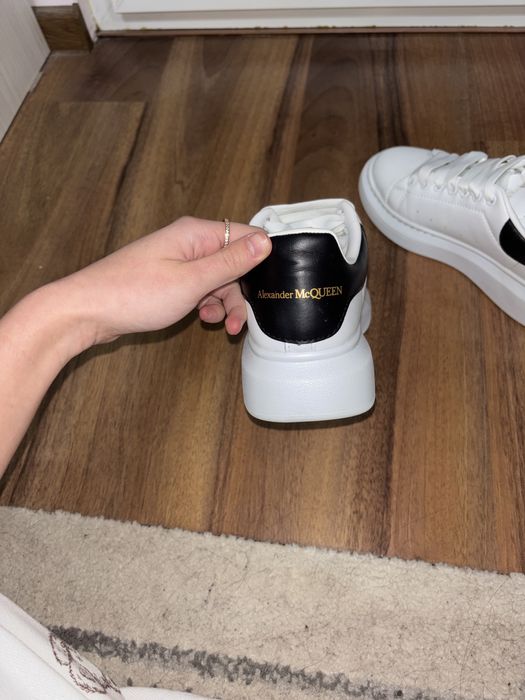 Alexander McQueen marimea 36 , noi fara eticheta , purtati odara